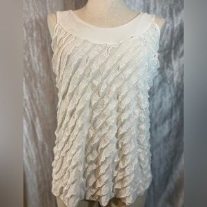 Janeric beautiful white ruffled blouse tank top Large